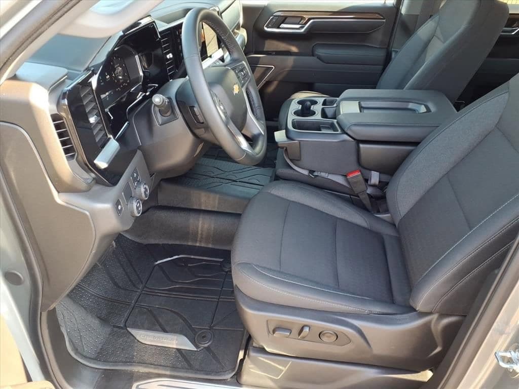 2026 Chevrolet Silverado 1500 - Image 13