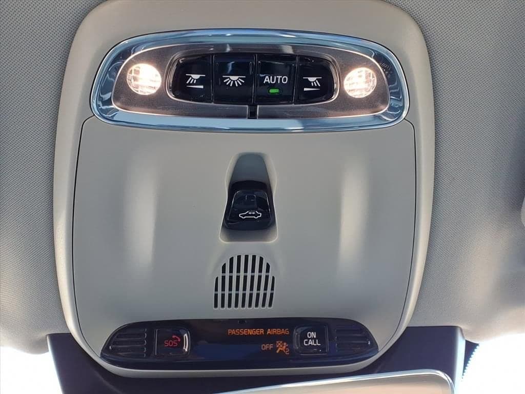 2020 Volvo XC90 - Image 30