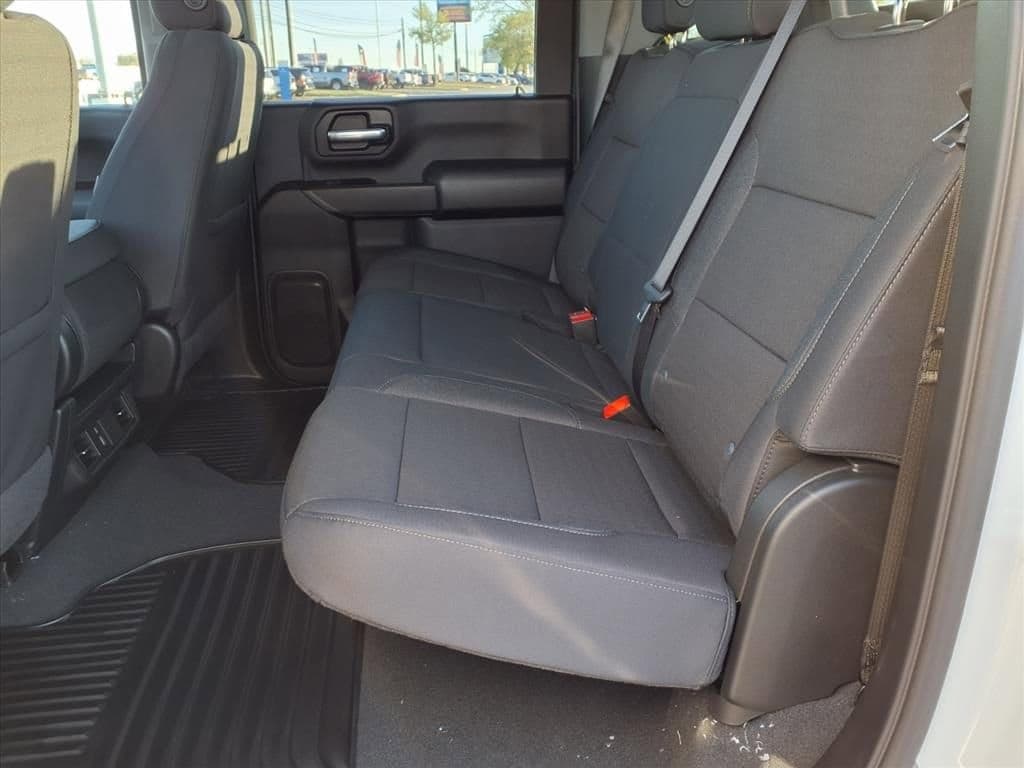 2026 Chevrolet Silverado 3500 HD Chassis Cab - Image 9