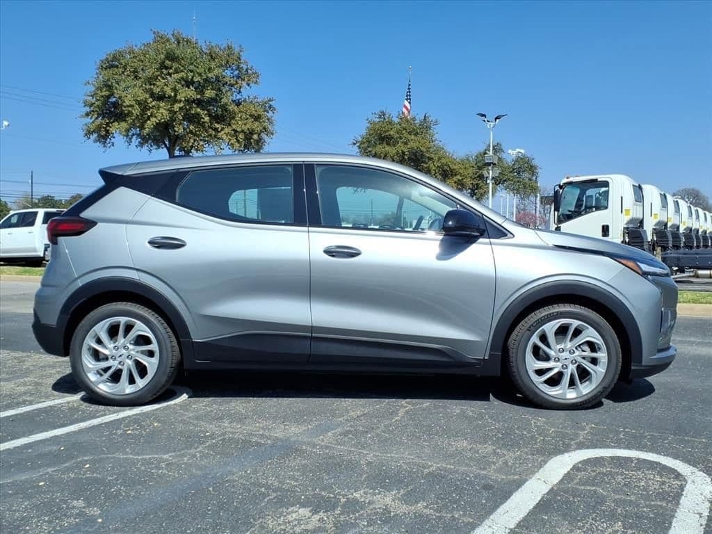 2027 Chevrolet Bolt - Image 5