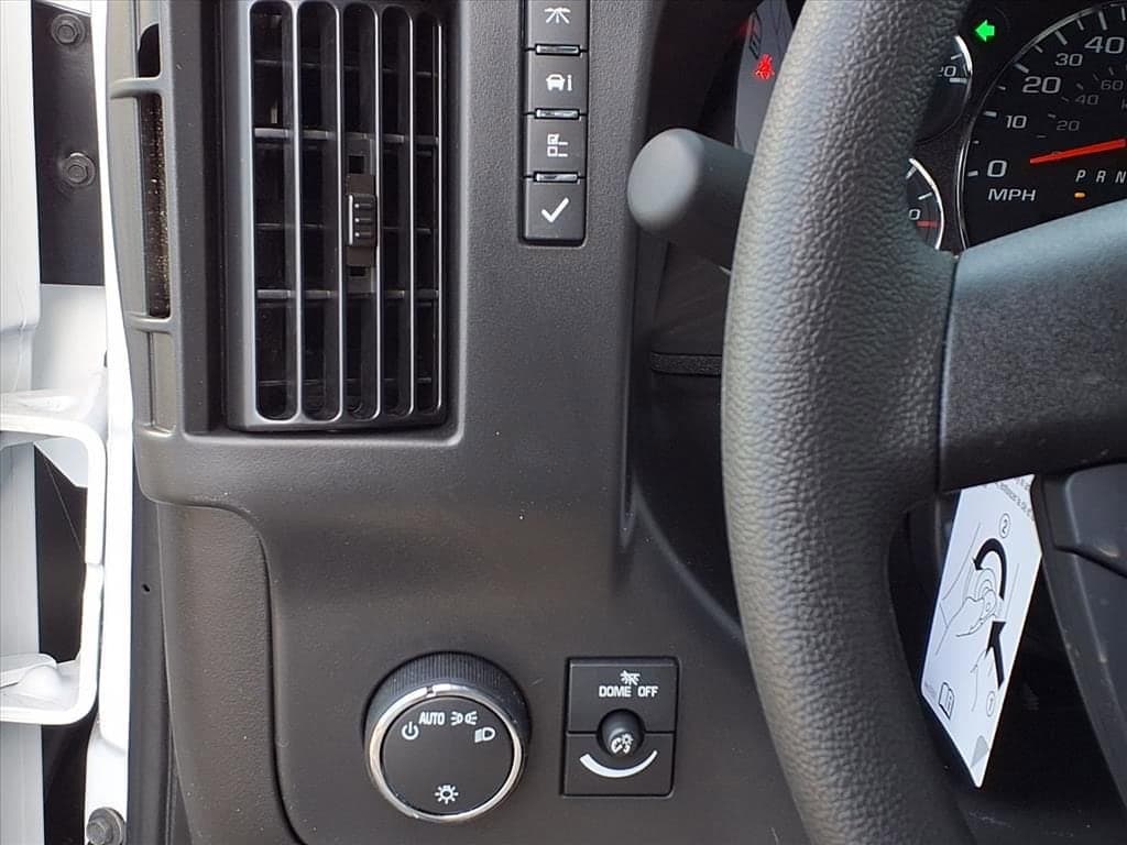 2026 Chevrolet Express Cargo - Image 15