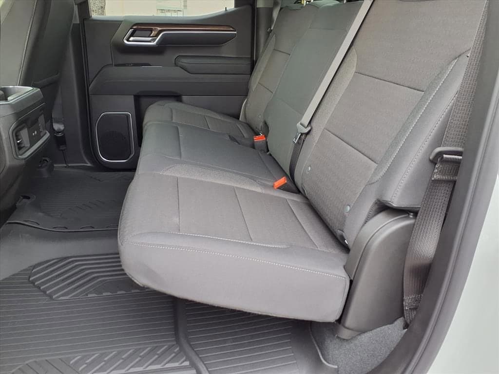 2026 Chevrolet Silverado 1500 - Image 9