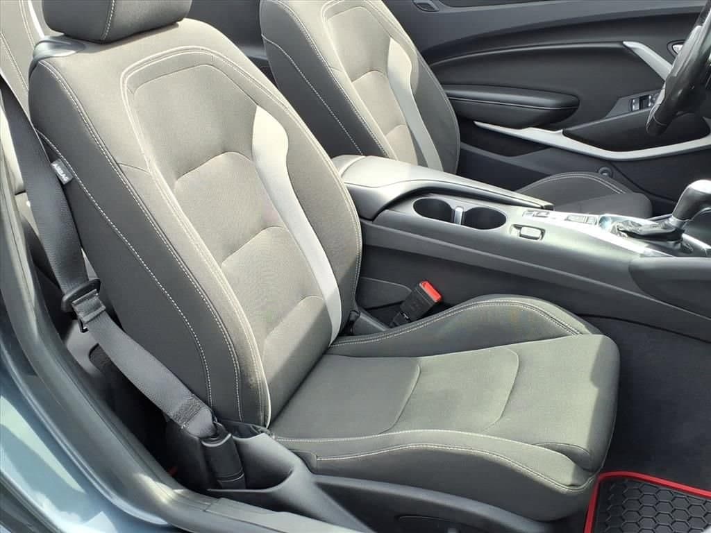 2021 Chevrolet Camaro - Image 18