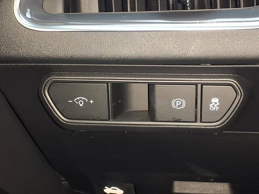 2025 Kia K4 - Image 28