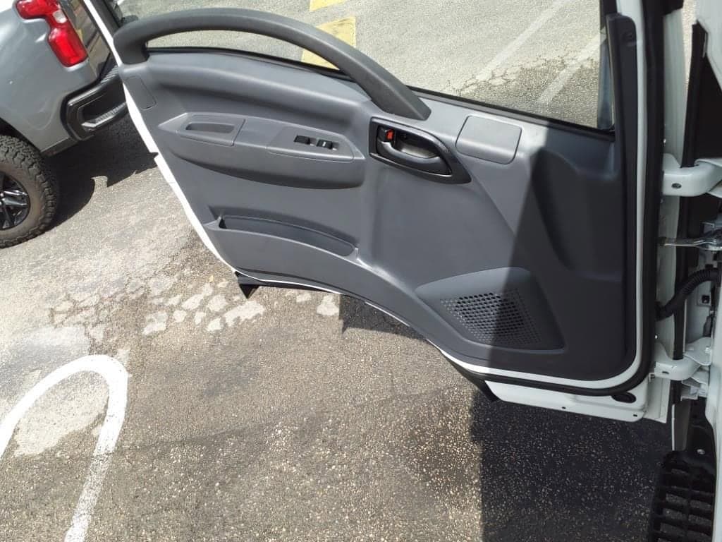 2025 Chevrolet Low Cab Forward 4500 HG - Image 20