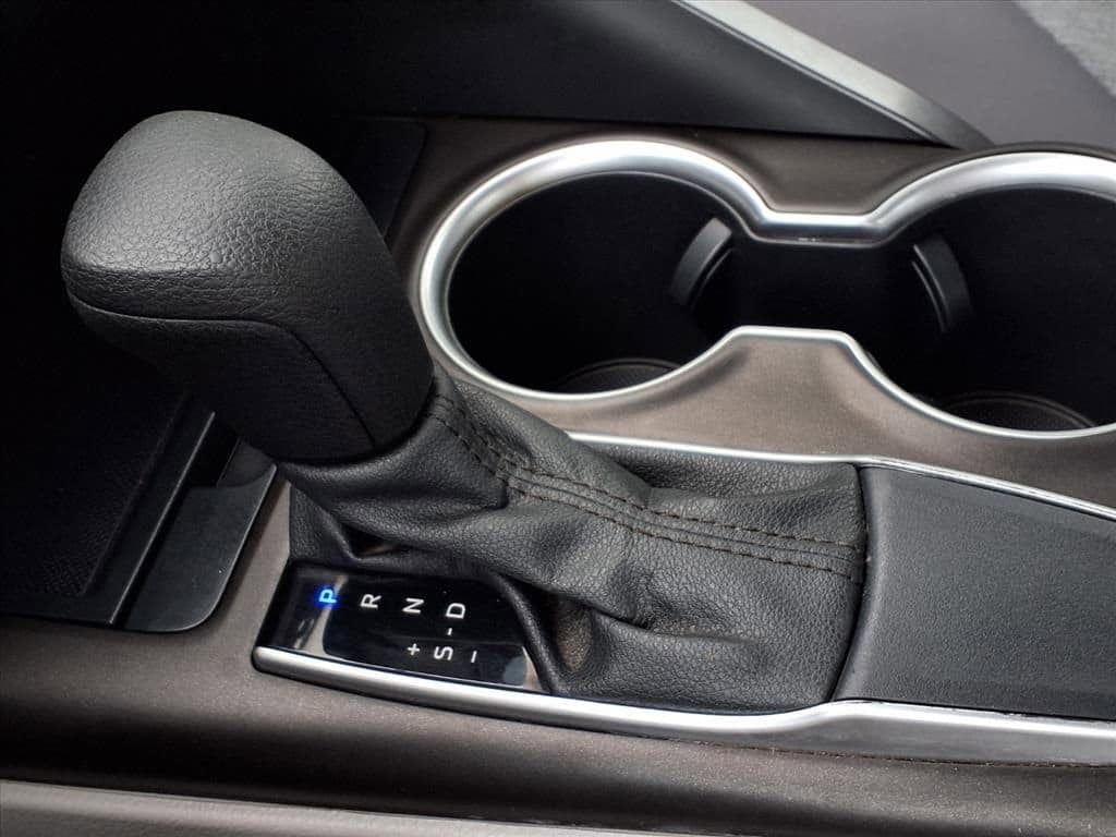 2021 Toyota Camry - Image 16