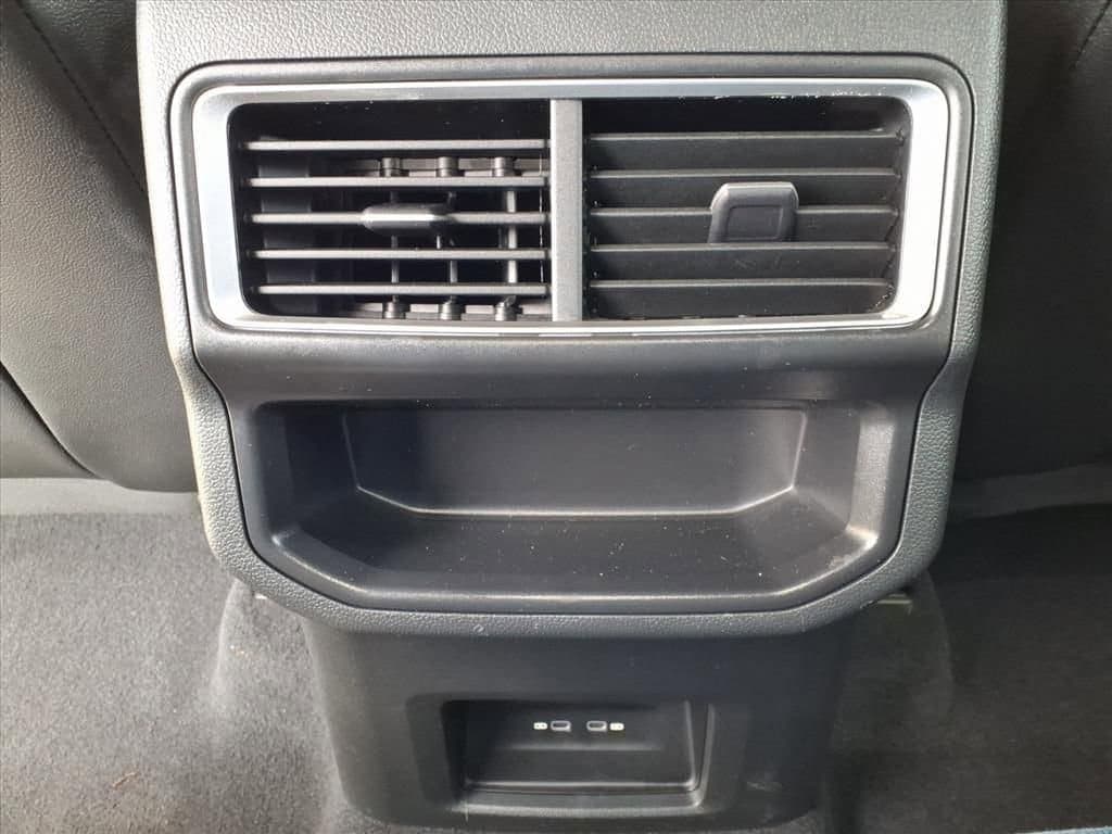 2024 Volkswagen Atlas Cross Sport - Image 19