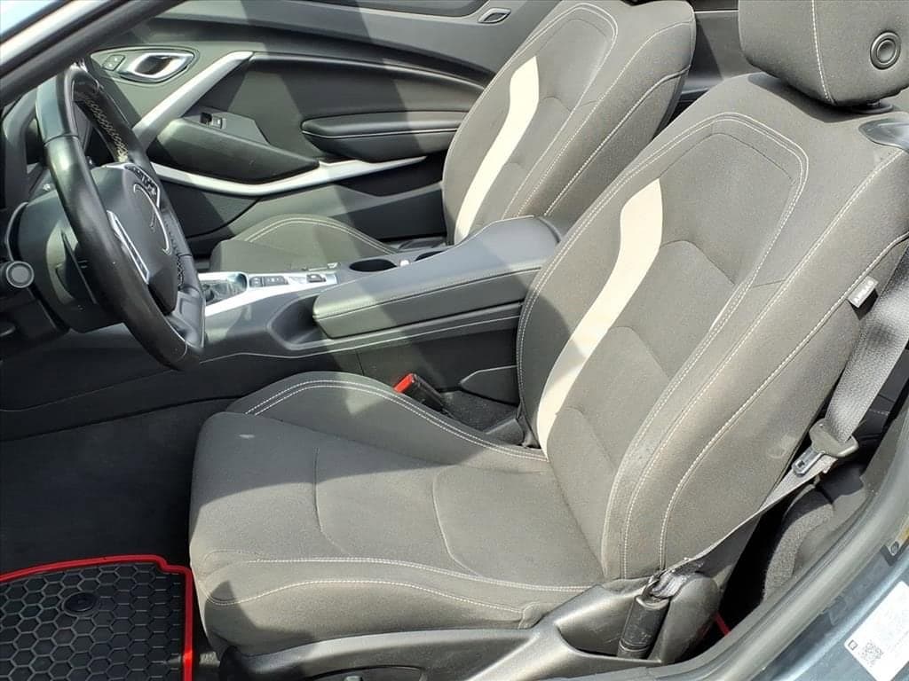 2021 Chevrolet Camaro - Image 17