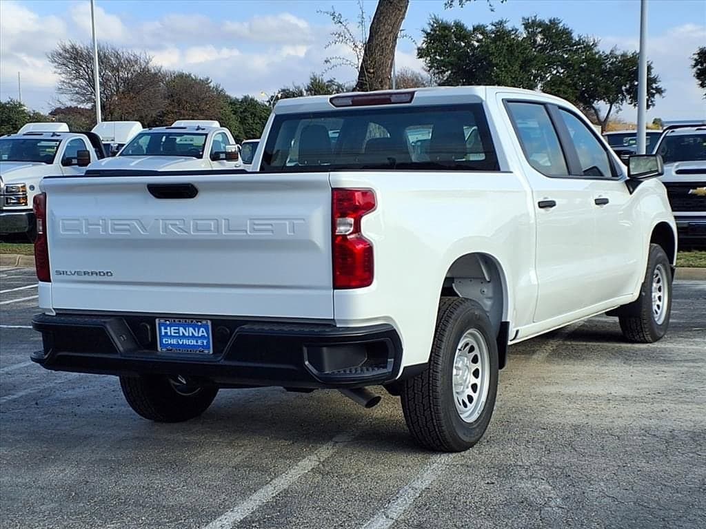 2026 Chevrolet Silverado 1500 - Image 4