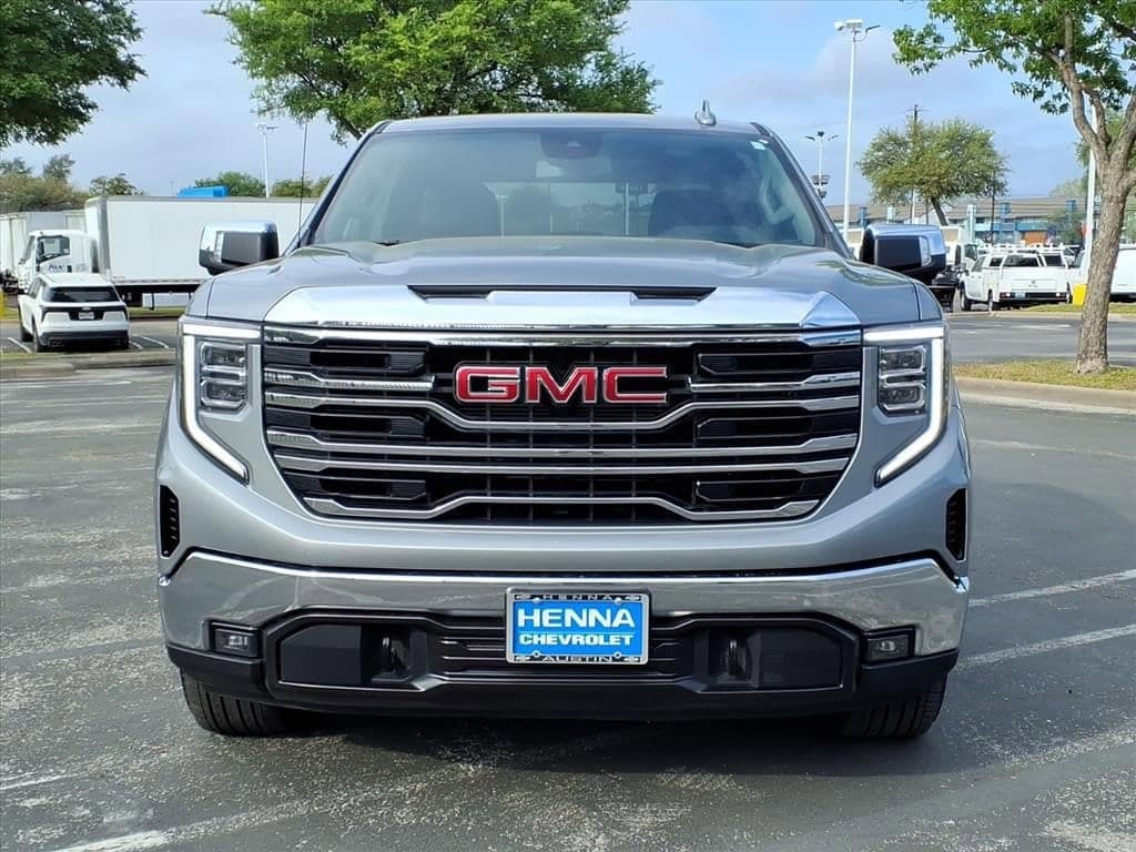 2025 GMC Sierra 1500 - Image 2
