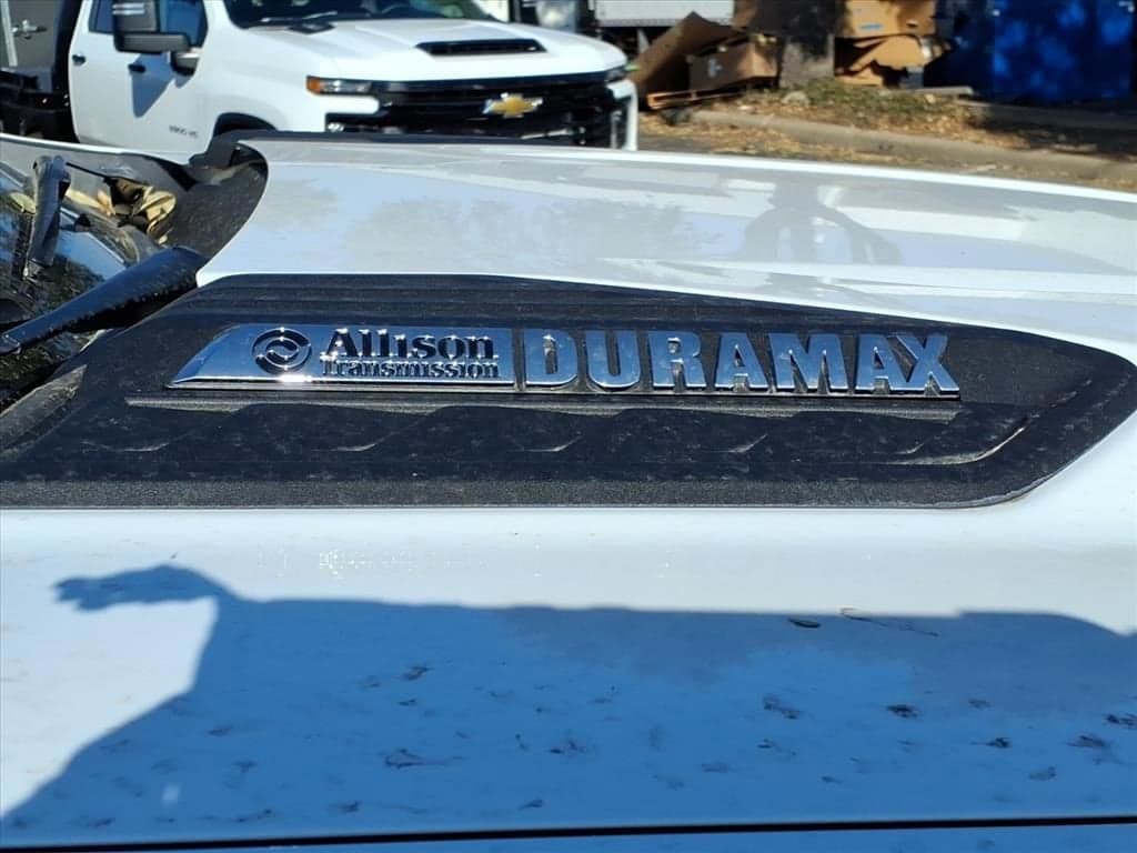 2026 Chevrolet Silverado 3500 HD Chassis Cab - Image 10