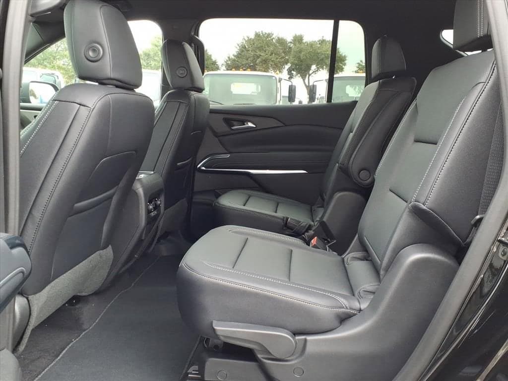 2026 Chevrolet Traverse - Image 12