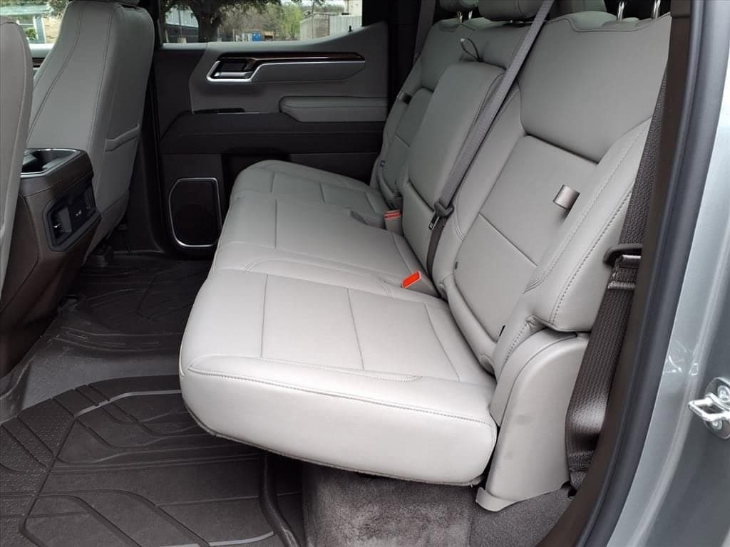 2026 Chevrolet Silverado 1500 - Image 9