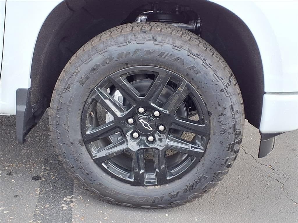 2026 Chevrolet Silverado 1500 - Image 4