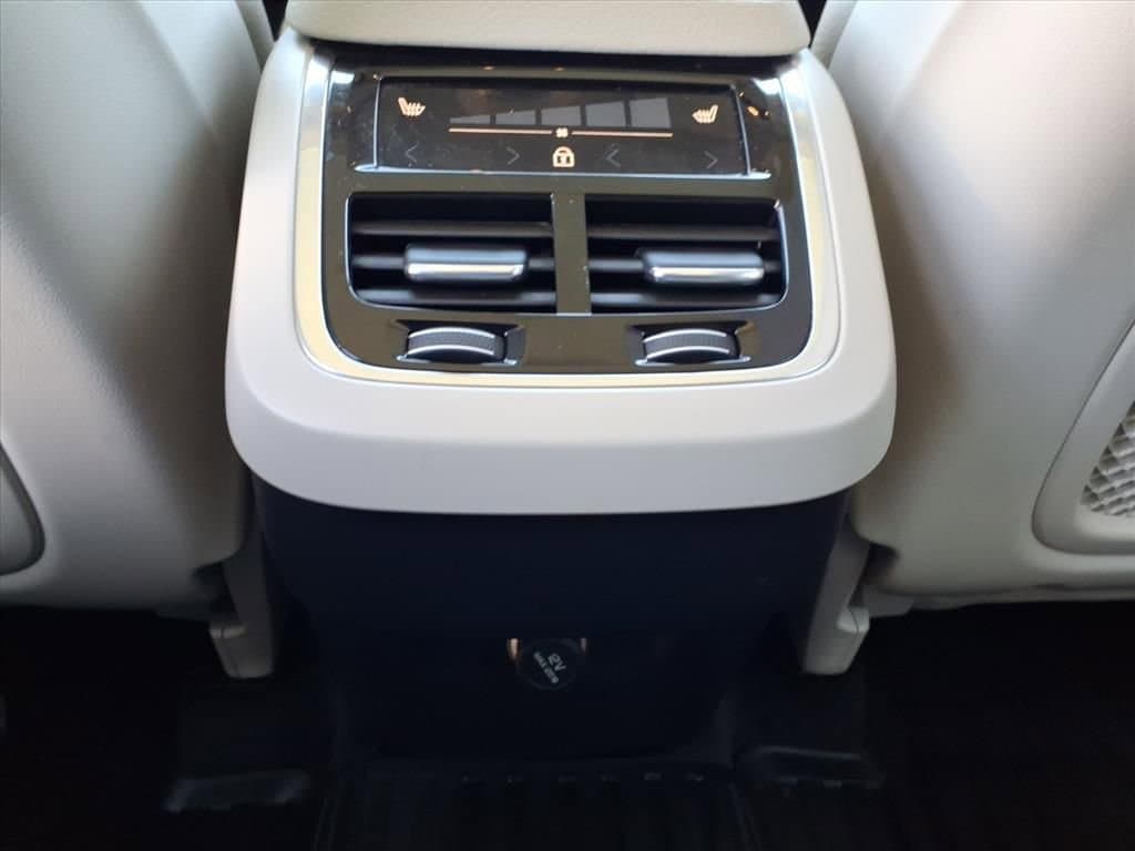2020 Volvo XC90 - Image 25