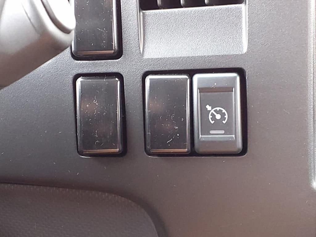 2025 Chevrolet Low Cab Forward 5500 XG - Image 10