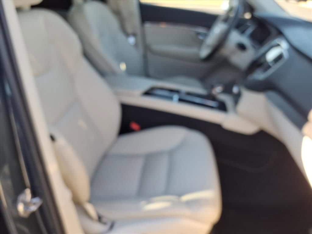 2020 Volvo XC90 - Image 18