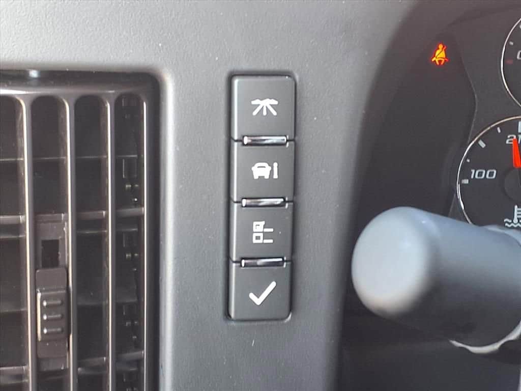 2025 Chevrolet Express Cutaway 3500 - Image 10