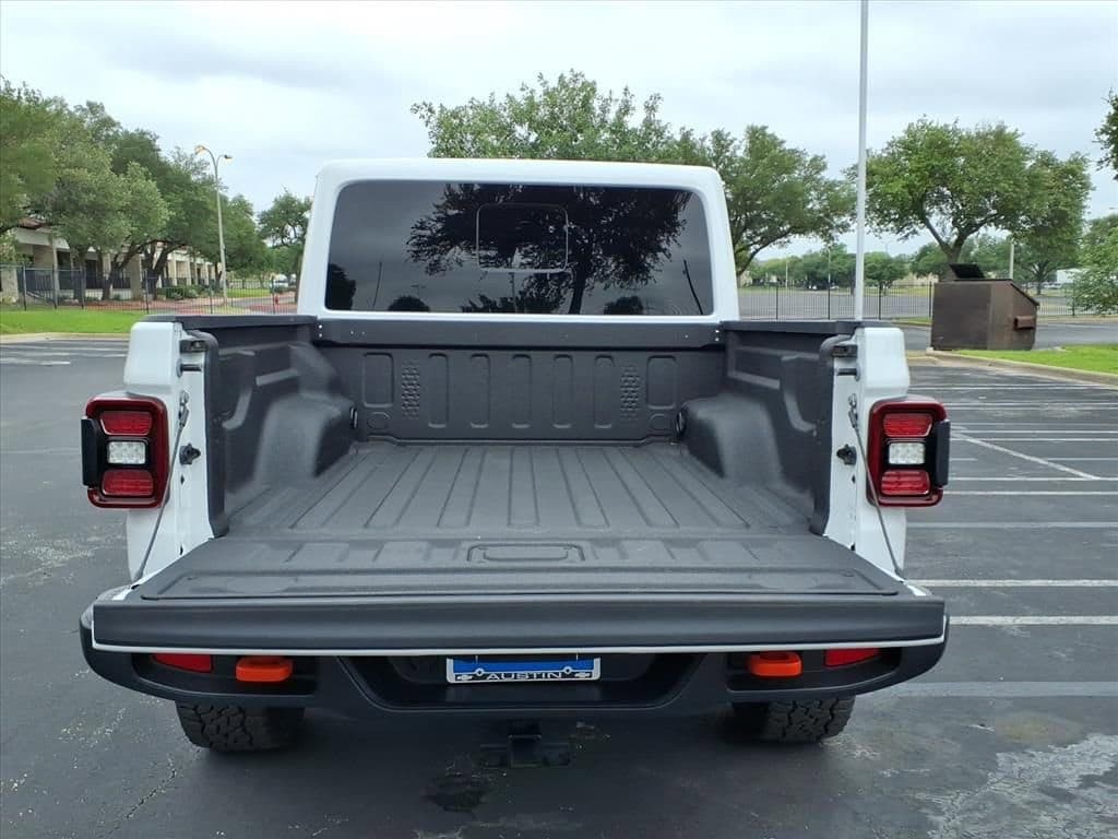 2025 Jeep Gladiator - Image 10