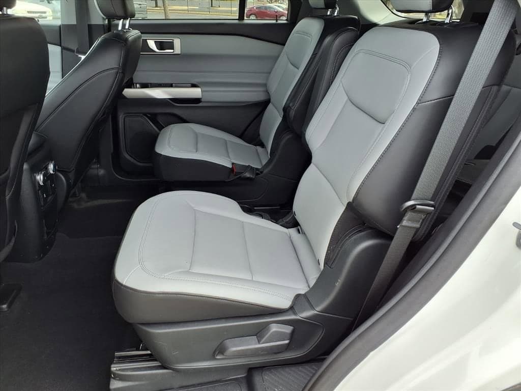 2021 Ford Explorer - Image 12