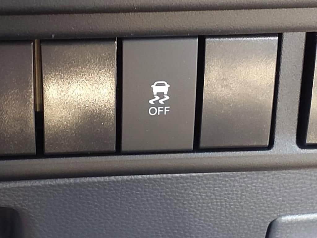 2025 Chevrolet Low Cab Forward 5500 XD - Image 10