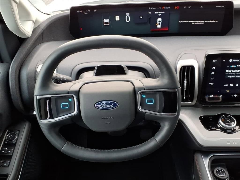 2025 Ford Expedition - Image 30