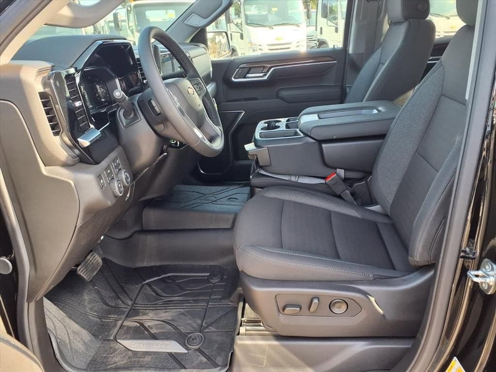 2026 Chevrolet Silverado 1500 - Image 6