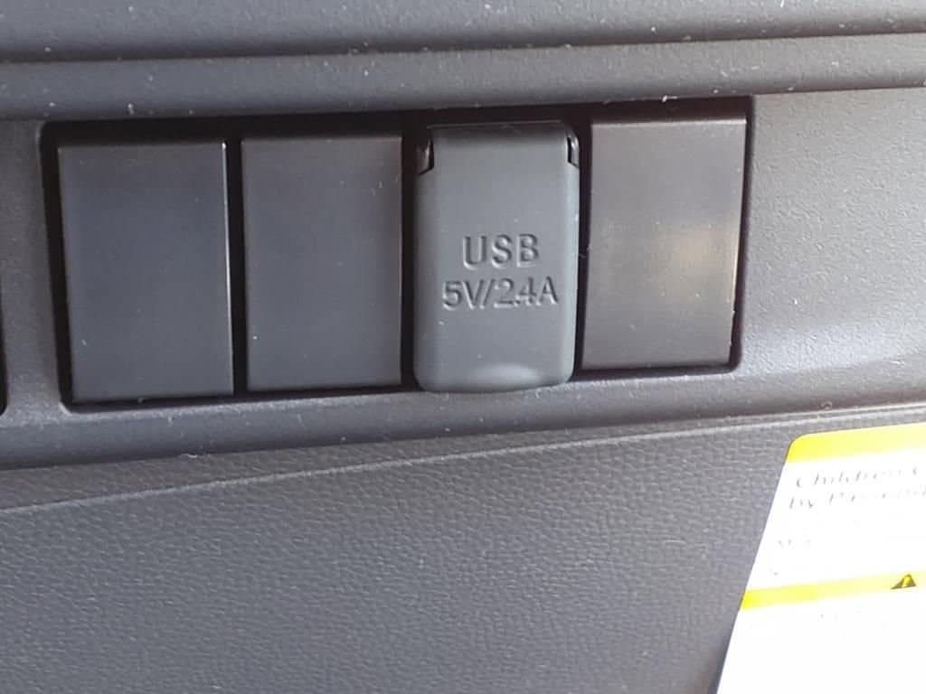 2025 Chevrolet Low Cab Forward 5500 XD - Image 9