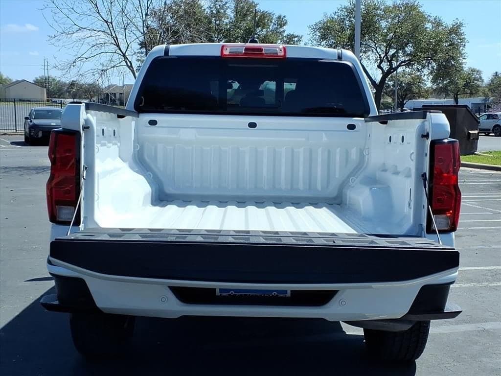 2024 Chevrolet Colorado - Image 12