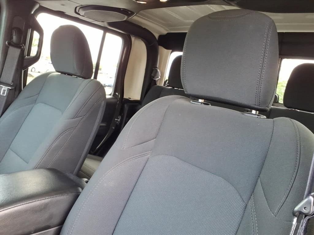 2023 Jeep Gladiator - Image 14