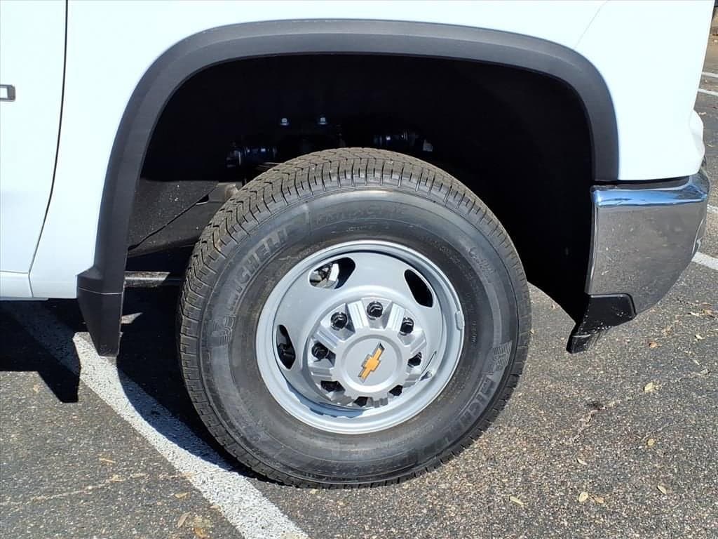 2026 Chevrolet Silverado 3500 HD Chassis Cab - Image 7