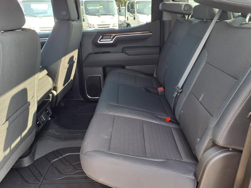 2026 Chevrolet Silverado 1500 - Image 7