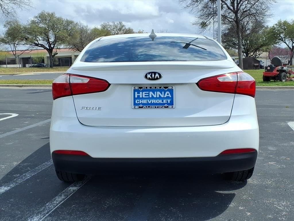 2015 Kia Forte - Image 11