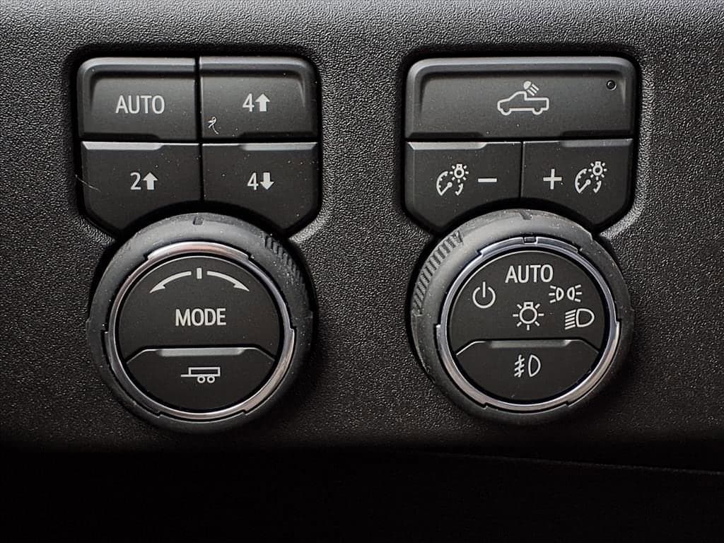 2026 Chevrolet Silverado 1500 - Image 18