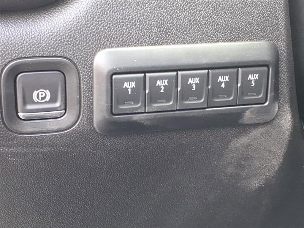 2026 Chevrolet Silverado 3500 HD Chassis Cab - Image 15