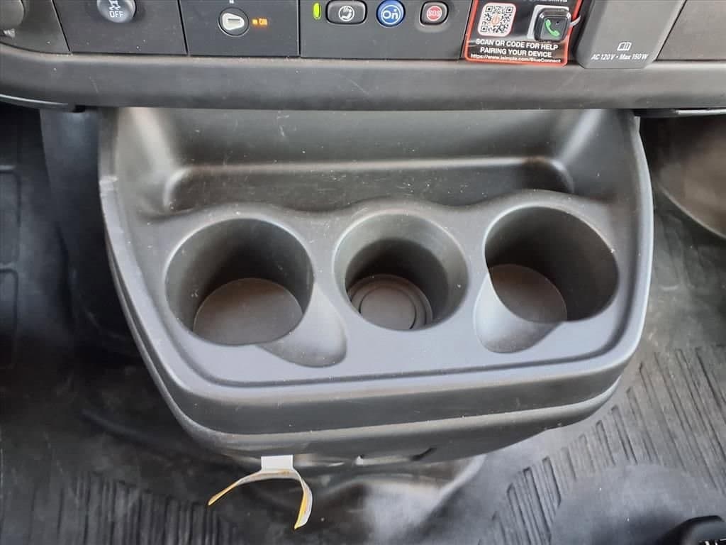 2025 Chevrolet Express Cutaway 3500 - Image 17