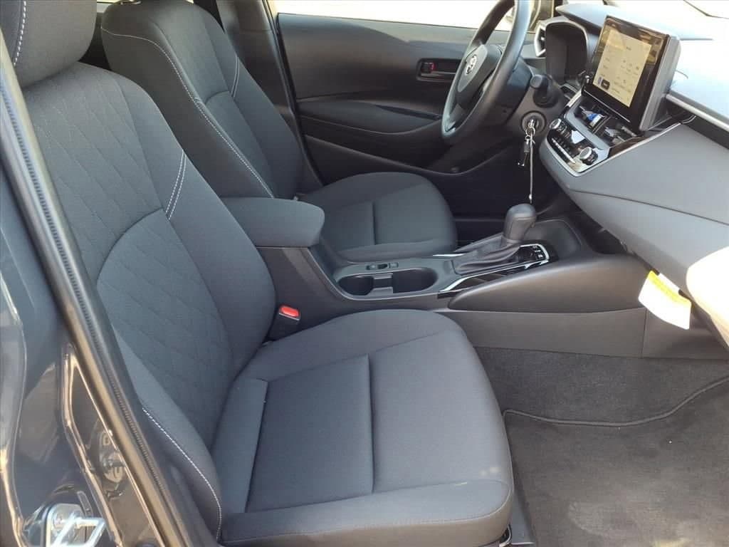 2025 Toyota Corolla - Image 18