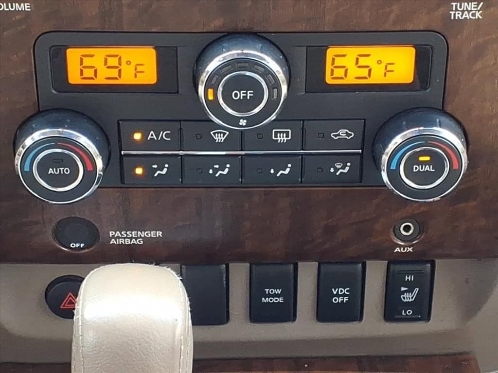 2011 Nissan Titan - Image 16