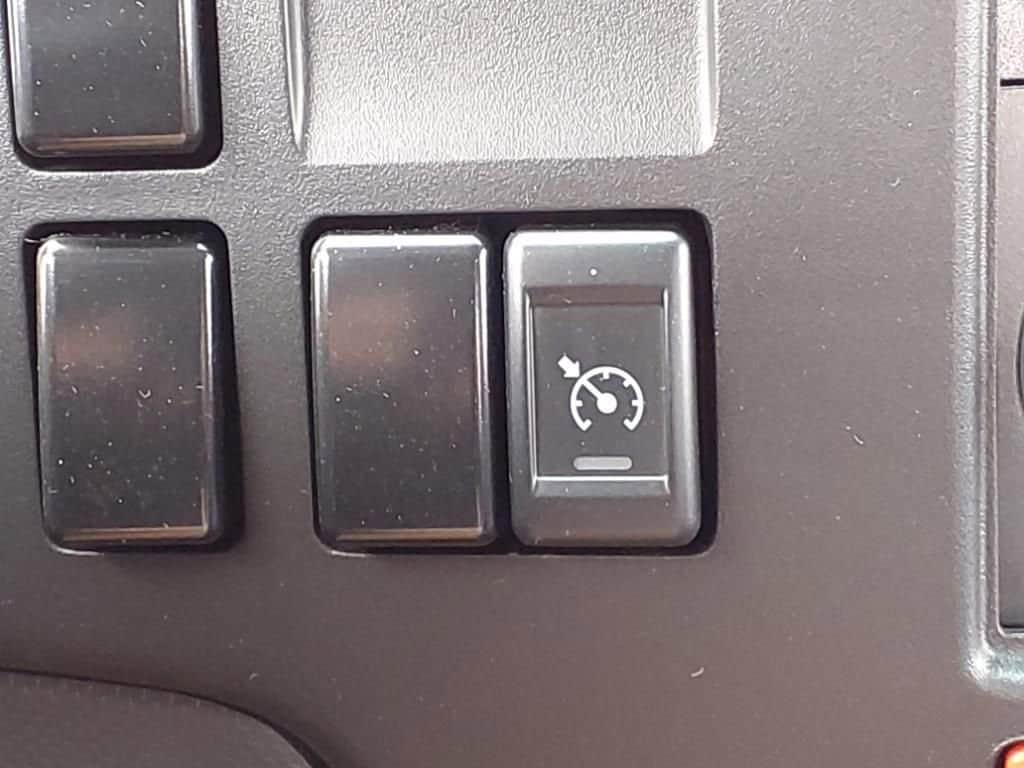 2025 Chevrolet Low Cab Forward 5500 XG - Image 10