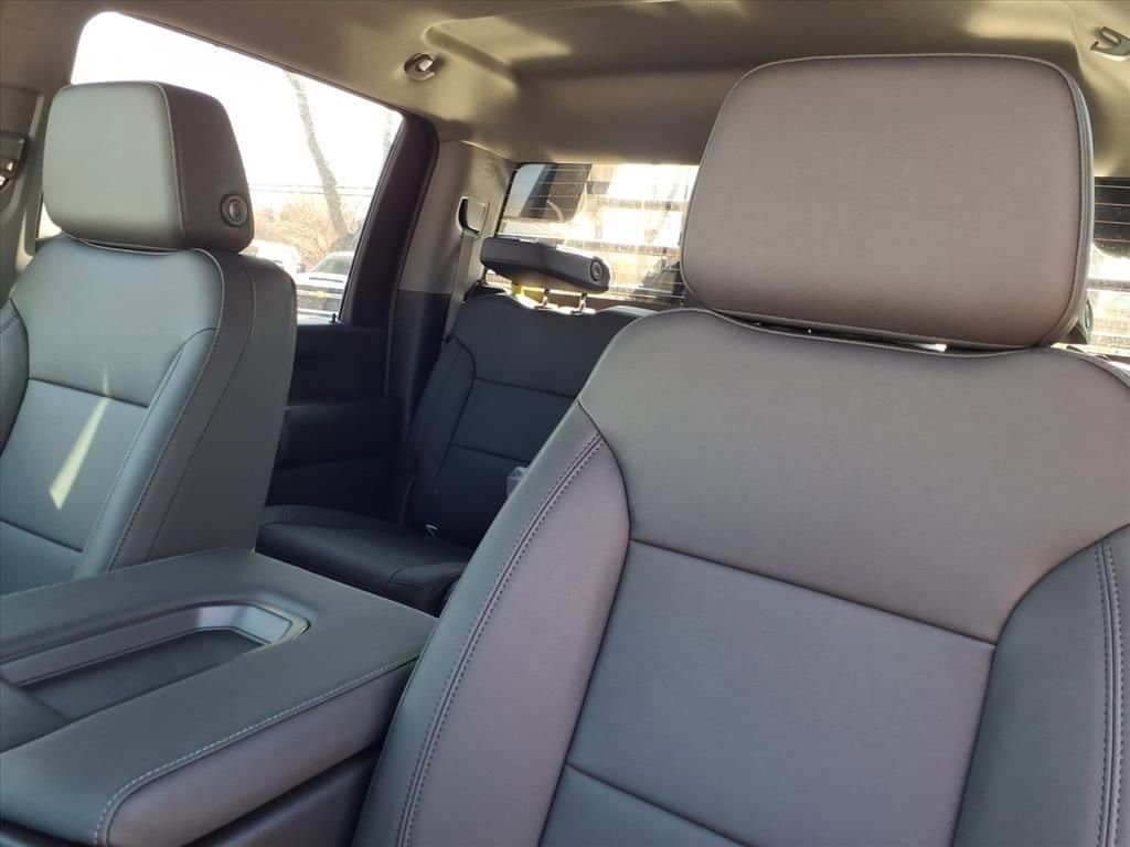 2026 Chevrolet Silverado 3500 HD Chassis Cab - Image 21