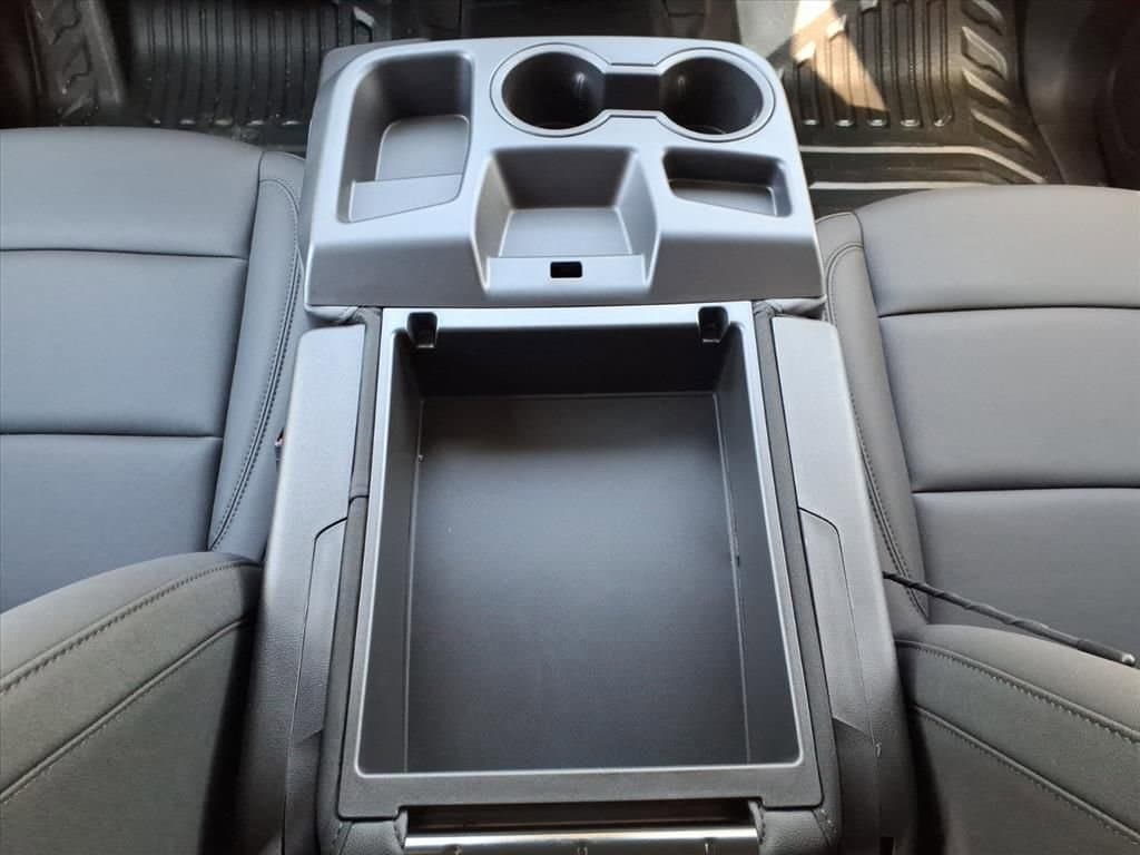 2026 Chevrolet Silverado 3500 HD Chassis Cab - Image 28