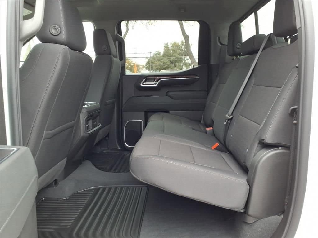 2026 Chevrolet Silverado 1500 - Image 14