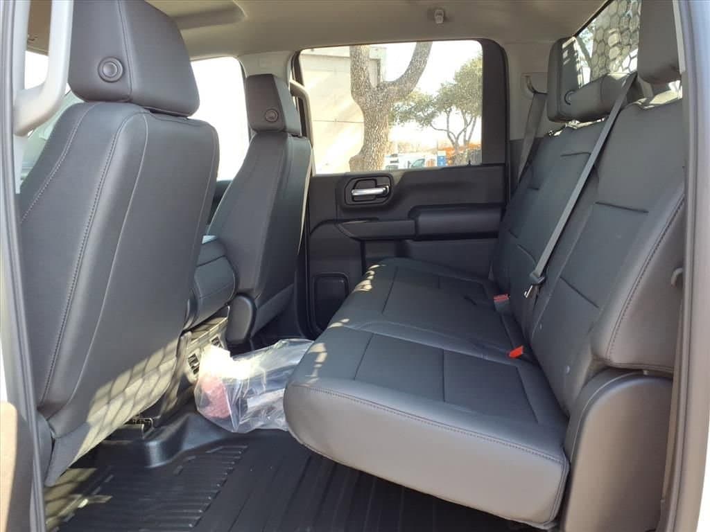 2026 Chevrolet Silverado 3500 HD Chassis Cab - Image 25