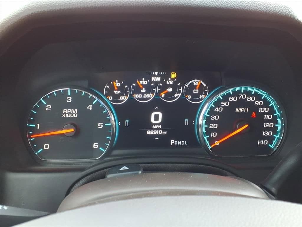 2019 Chevrolet Suburban - Image 29