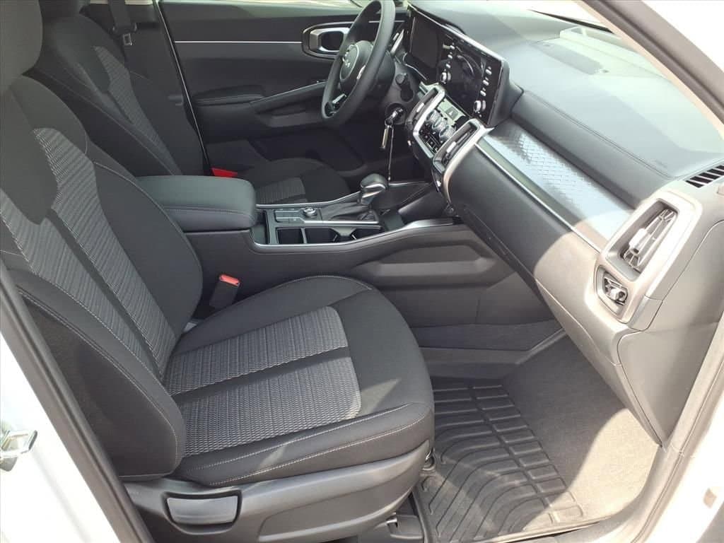 2023 Kia Sorento - Image 21