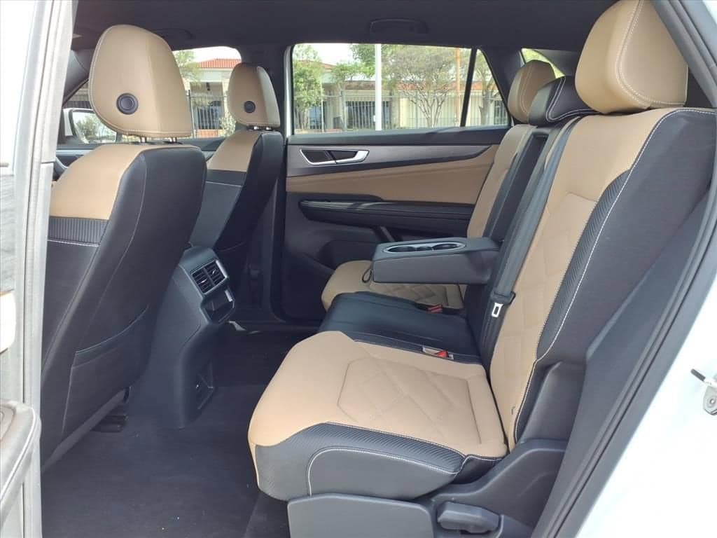 2024 Volkswagen Atlas Cross Sport - Image 18