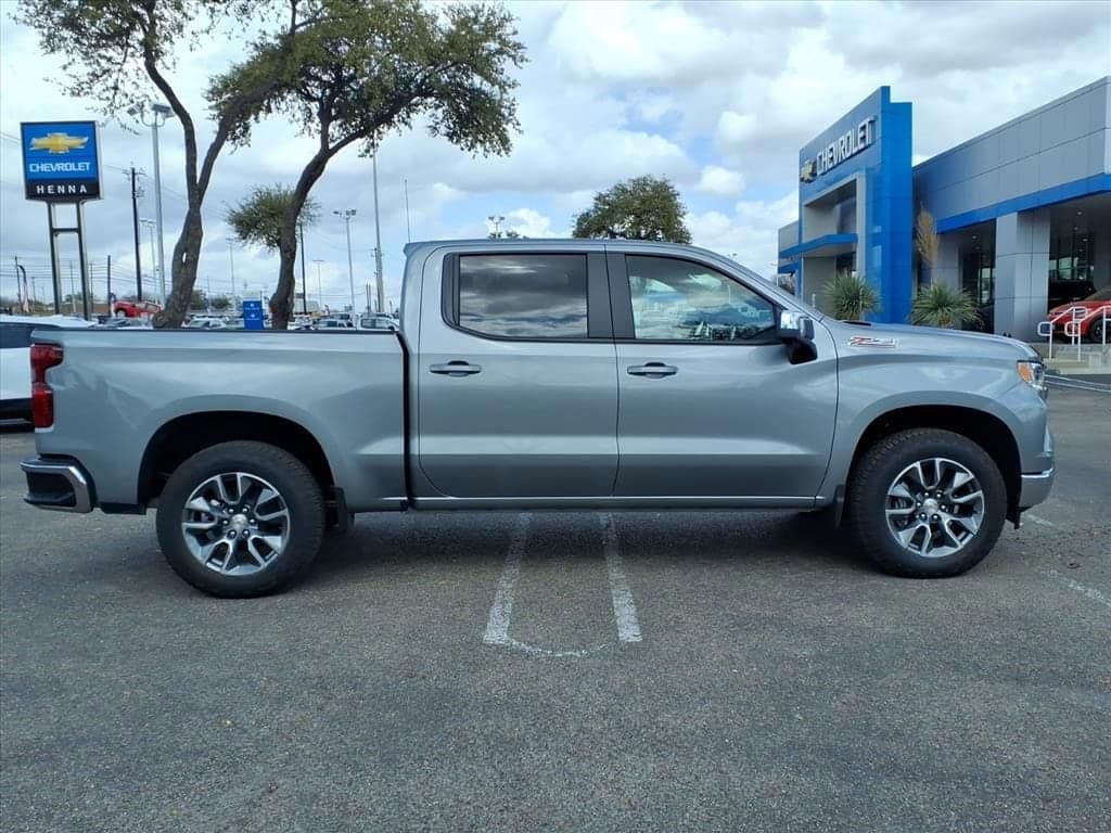 2026 Chevrolet Silverado 1500 - Image 5