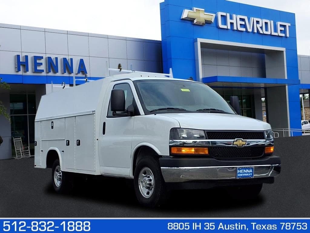 2025 Chevrolet Express Cutaway 3500 - Image 1