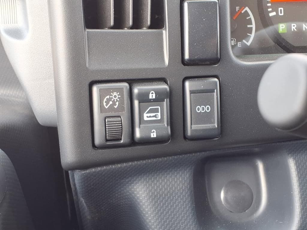 2025 Chevrolet Low Cab Forward 5500 XG - Image 8