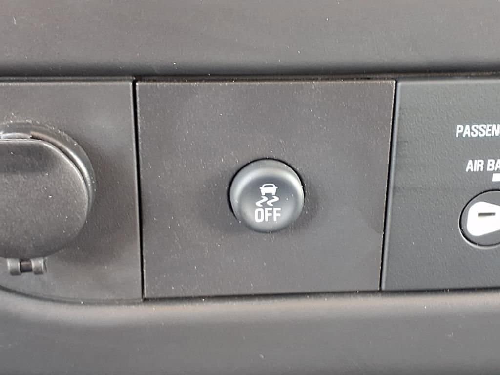 2025 Chevrolet Express Cutaway 3500 - Image 12